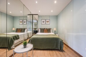 Bügeleisen/Bügelbrett, kostenloses WLAN, Bettwäsche