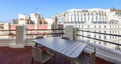 Impressive penthouse in the center of Madrid