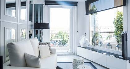 Incredible design apartment 6F, with terrace