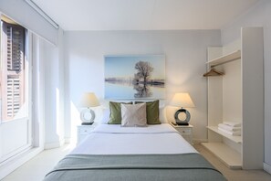 2 bedrooms, iron/ironing board, free WiFi, bed sheets - Penthouse with solarium  in Plaza Mayor and Sol (Madrid)