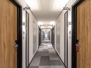 Cofres nos quartos, quartos à prova de som