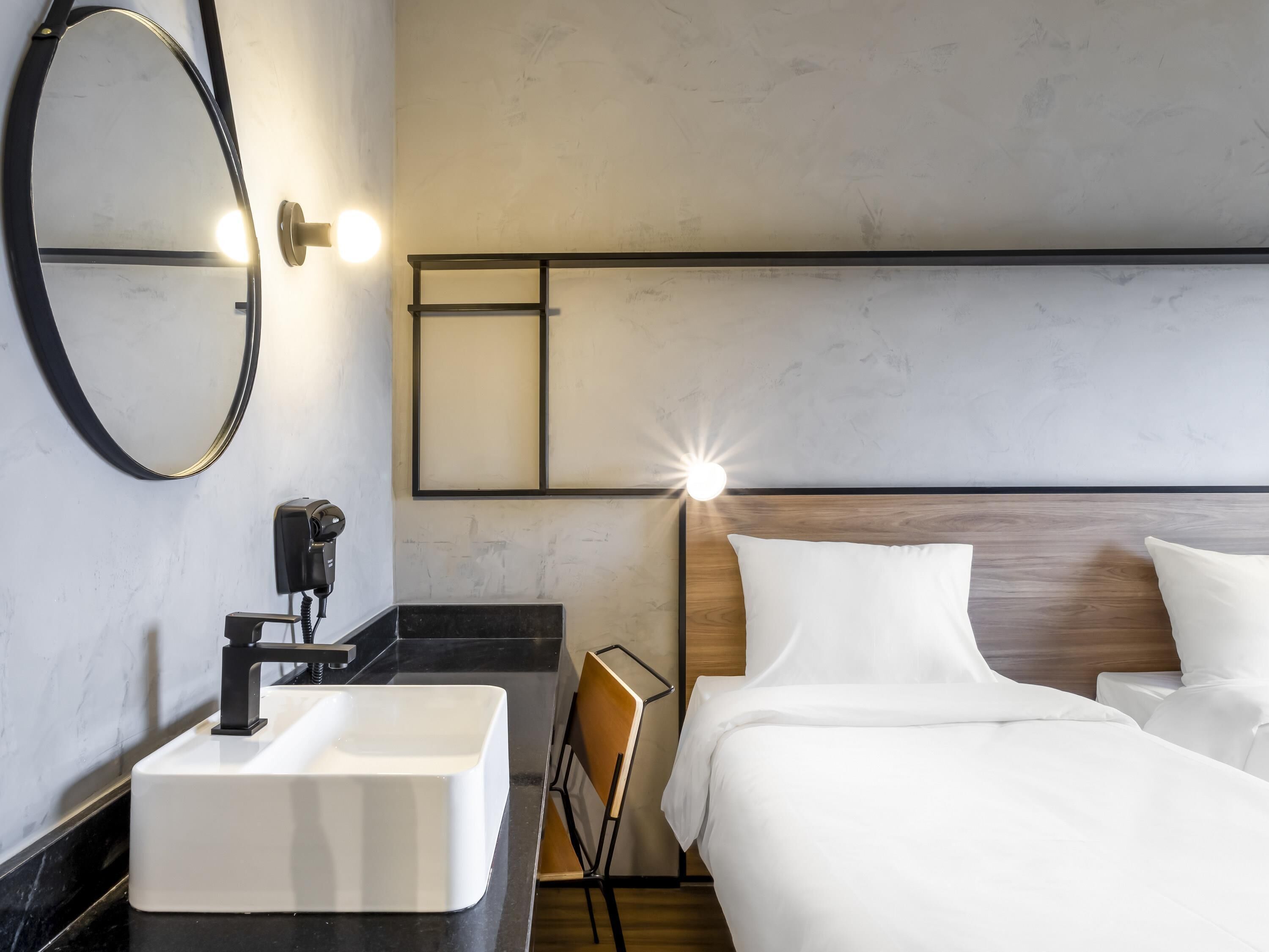 Standard Room, 2 Twin Beds | In-room safe, soundproofing, iron/ironing board, free WiFi