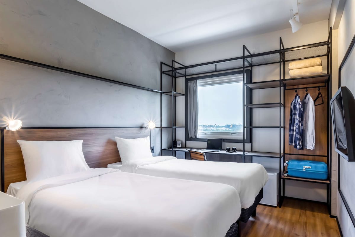 In-room safe, soundproofing, iron/ironing board, free WiFi