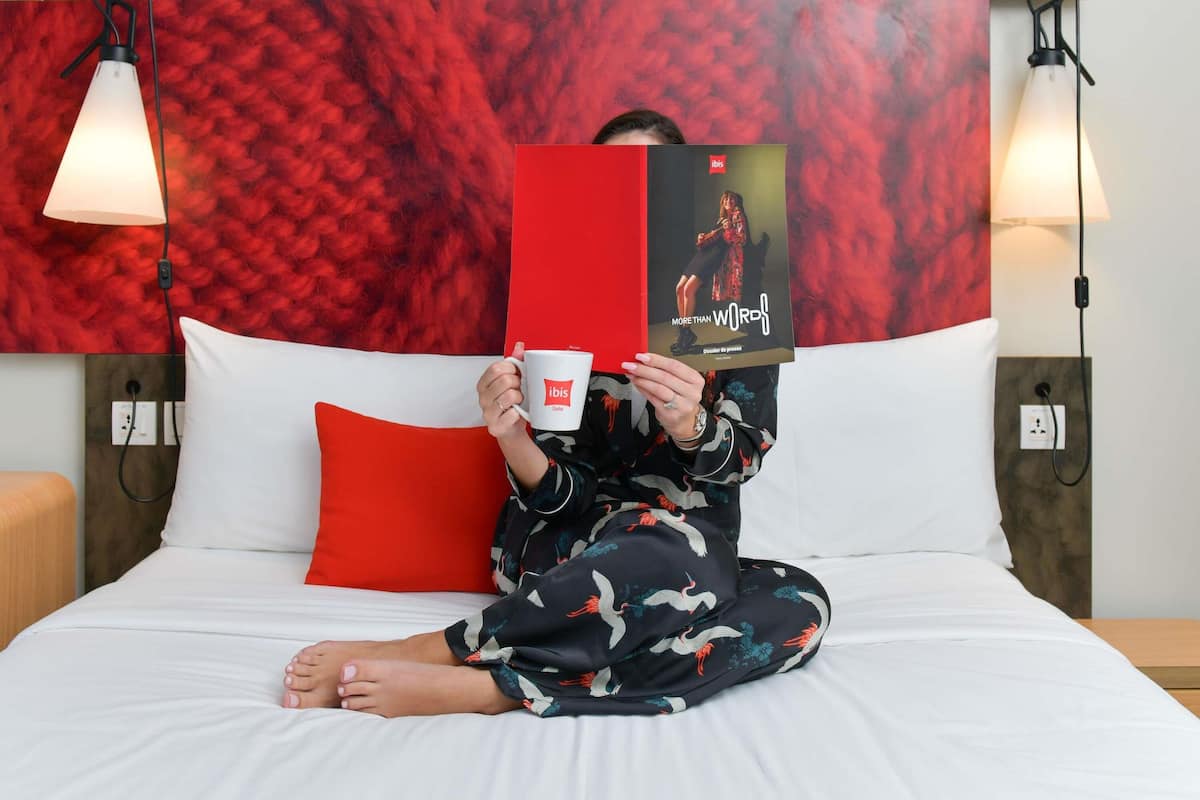 Peralatan tempat tidur premium, busa memori, bar mini