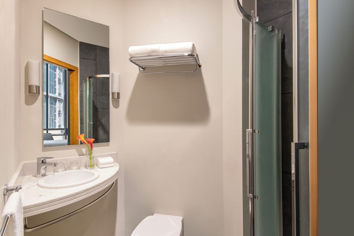 Standard Double Room, 1 Queen Bed, Pool View | Bathroom | Shower, eco-friendly toiletries, hair dryer, towels