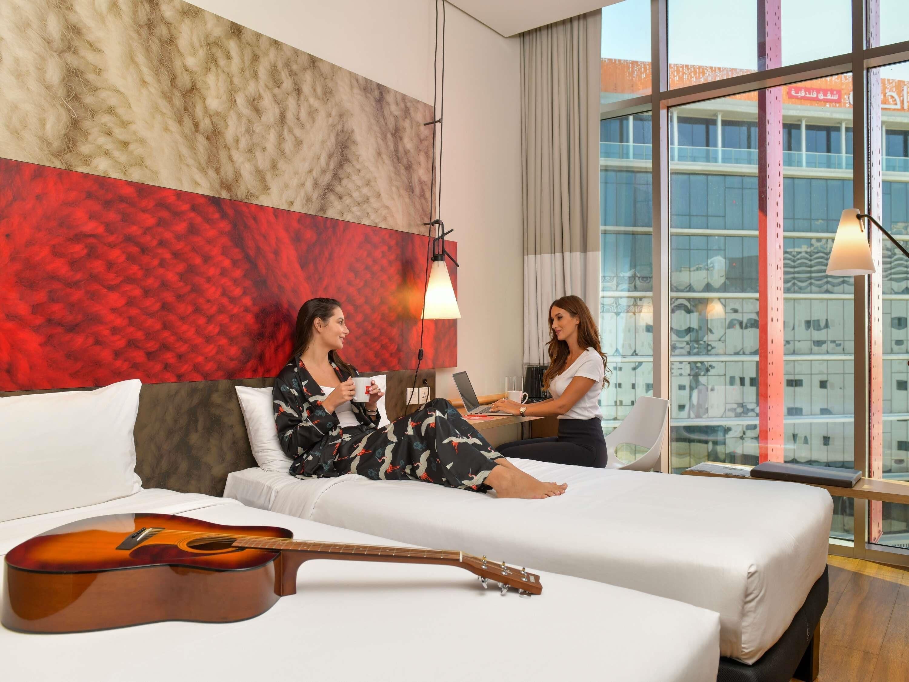 高級寢具、記憶床墊、迷你吧、客房內保險箱