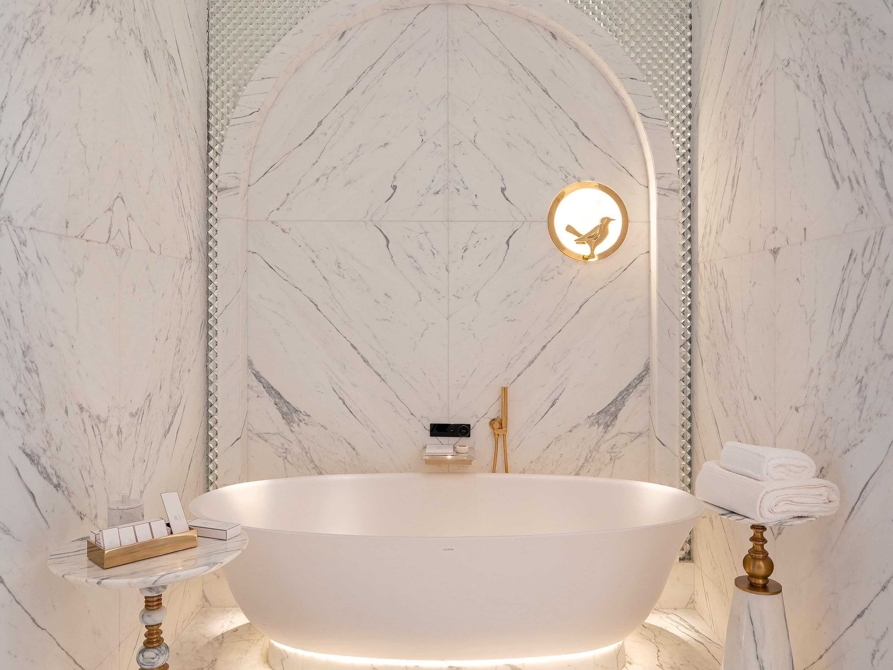 Ropa de cama hipoalergénica y minibar 