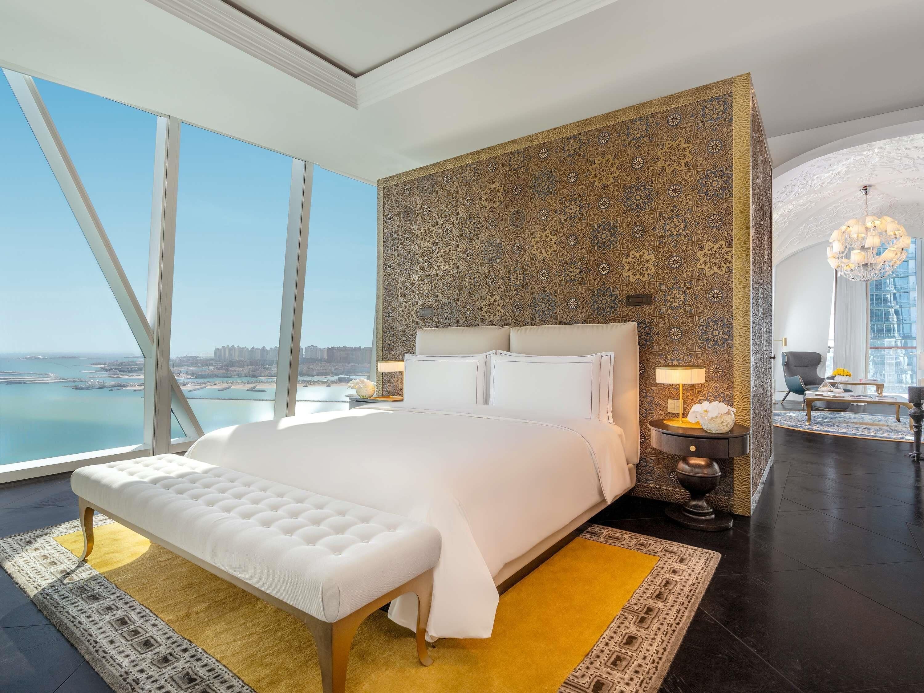 Suite Signature (Gulf) | Literie hypoallergénique, minibar, coffres-forts dans les chambres