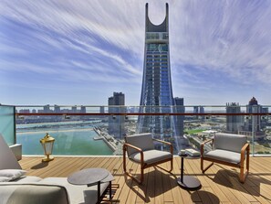 Literie hypoallergénique, minibar, coffres-forts dans les chambres