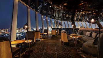 5 restaurantes; se sirven desayunos, almuerzos, cenas y brunches
