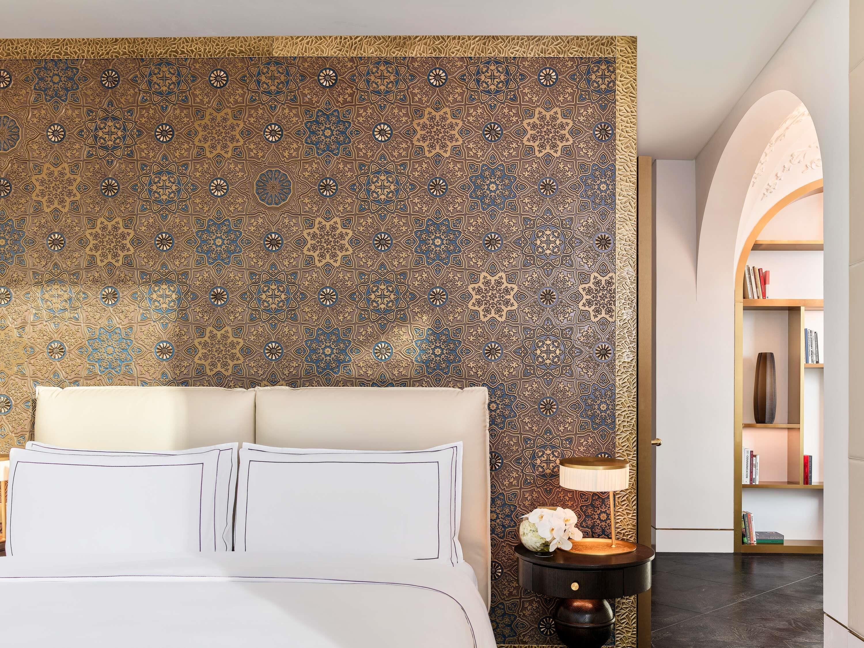 Ropa de cama hipoalergénica y minibar 