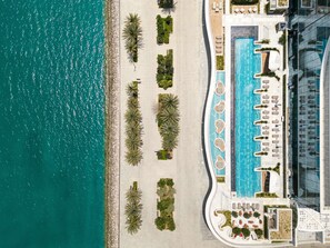 Rooftop bar, ocean views, open selected days - Raffles Doha (Doha)