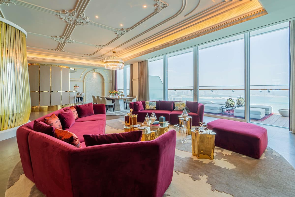 Raffles, Suite, Multiple Beds | Hypo-allergenic bedding available, minibar, in-room safe, desk