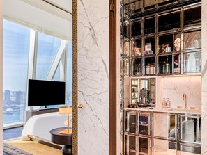 Ropa de cama hipoalergénica y minibar 
