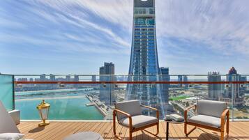 Hypo-allergenic bedding, minibar, in-room safe, individually decorated