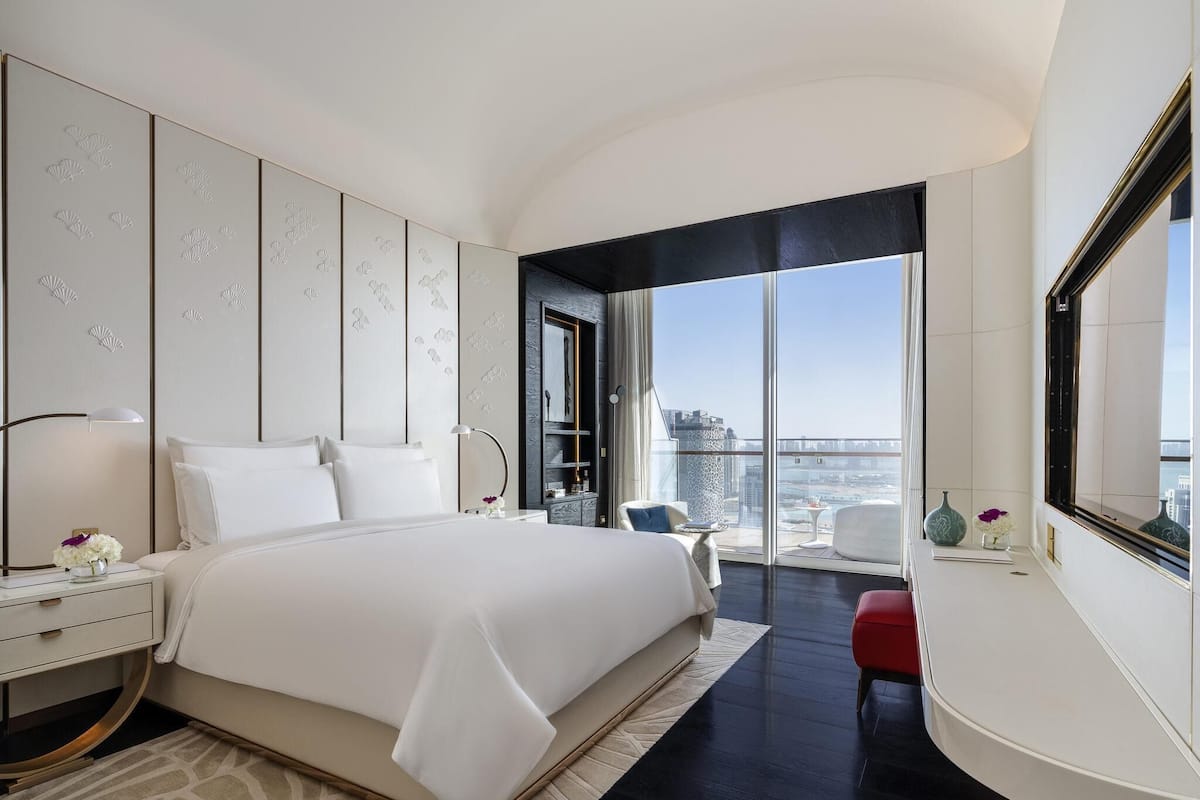 Suite, 2 habitaciones | Sábanas de algodón egipcio, ropa de cama de alta calidad y minibar