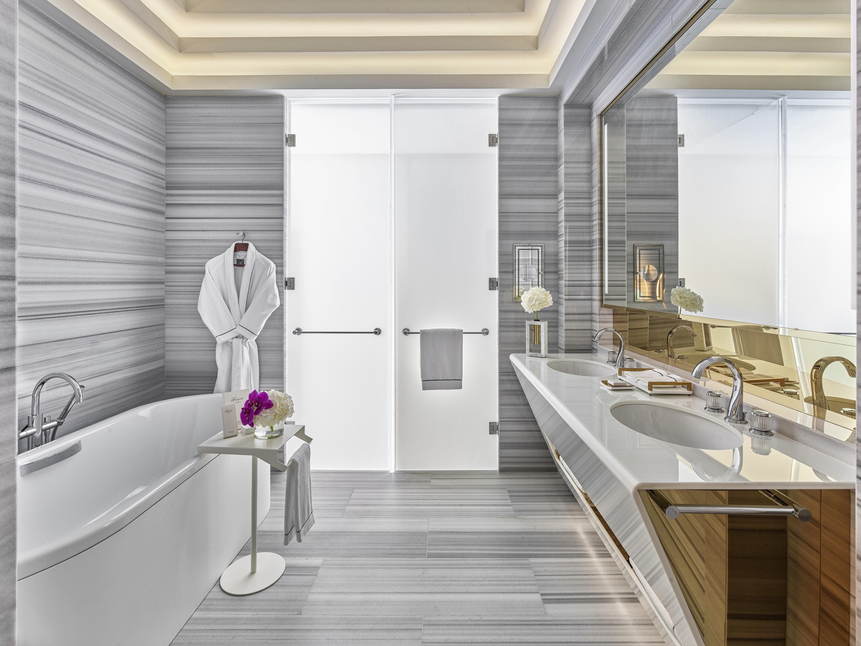 ผ้าปูที่นอนฝ้ายอียิปต์, เครื่องนอนระดับพรีเมียม, มินิบาร์