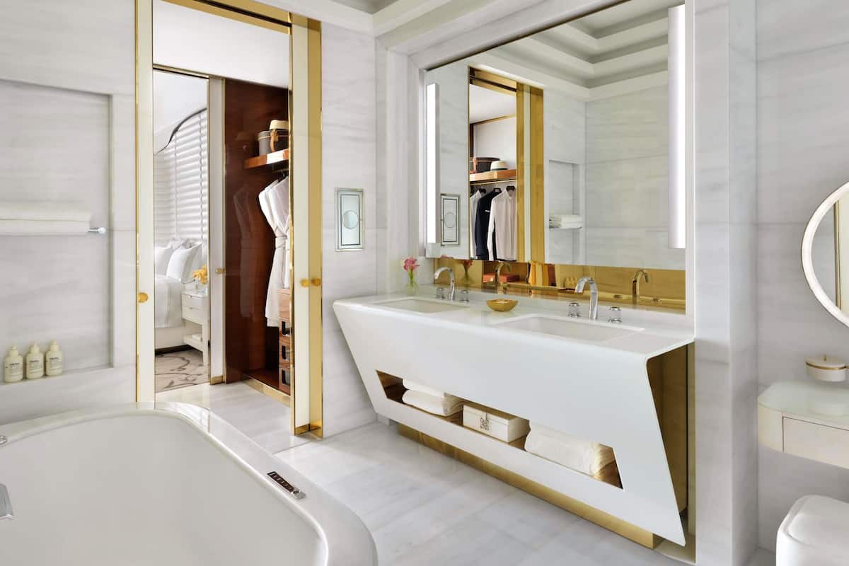 1 bedroom, Egyptian cotton sheets, premium bedding, minibar