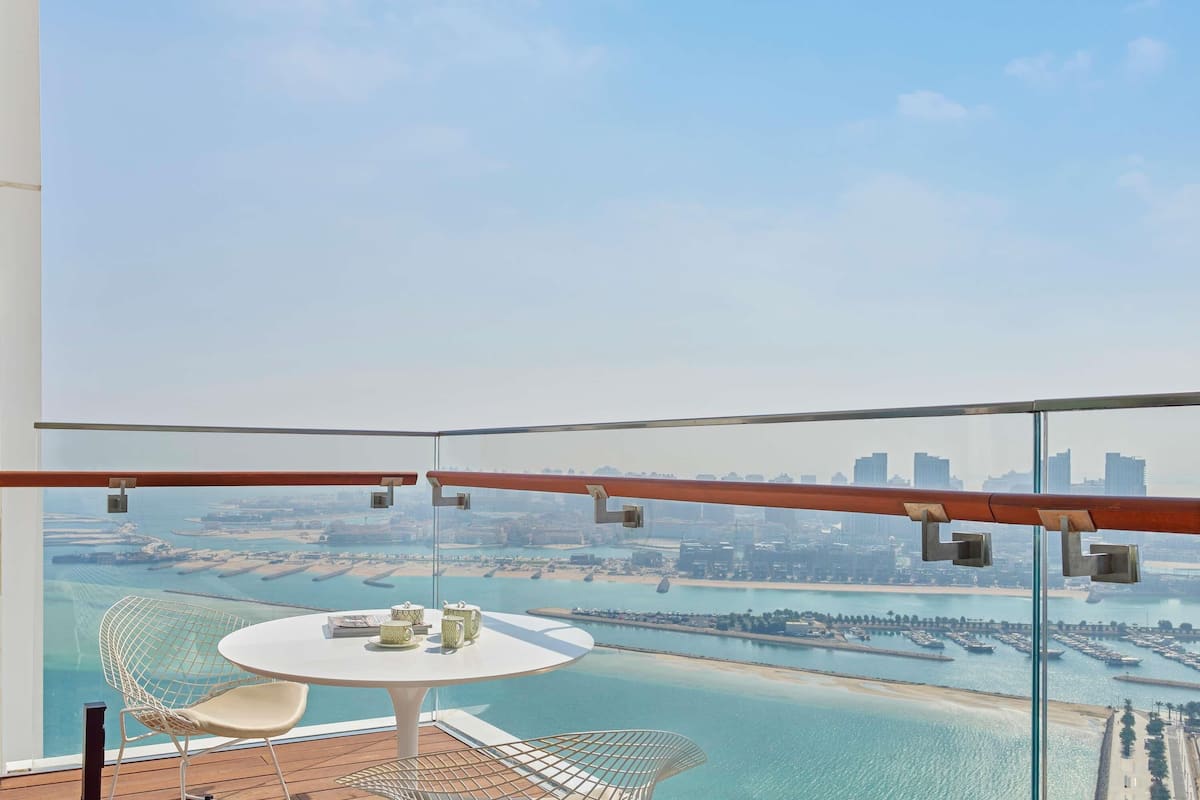 Junior Suite, Balcony, City View | Egyptian cotton sheets, premium bedding, minibar, in-room safe