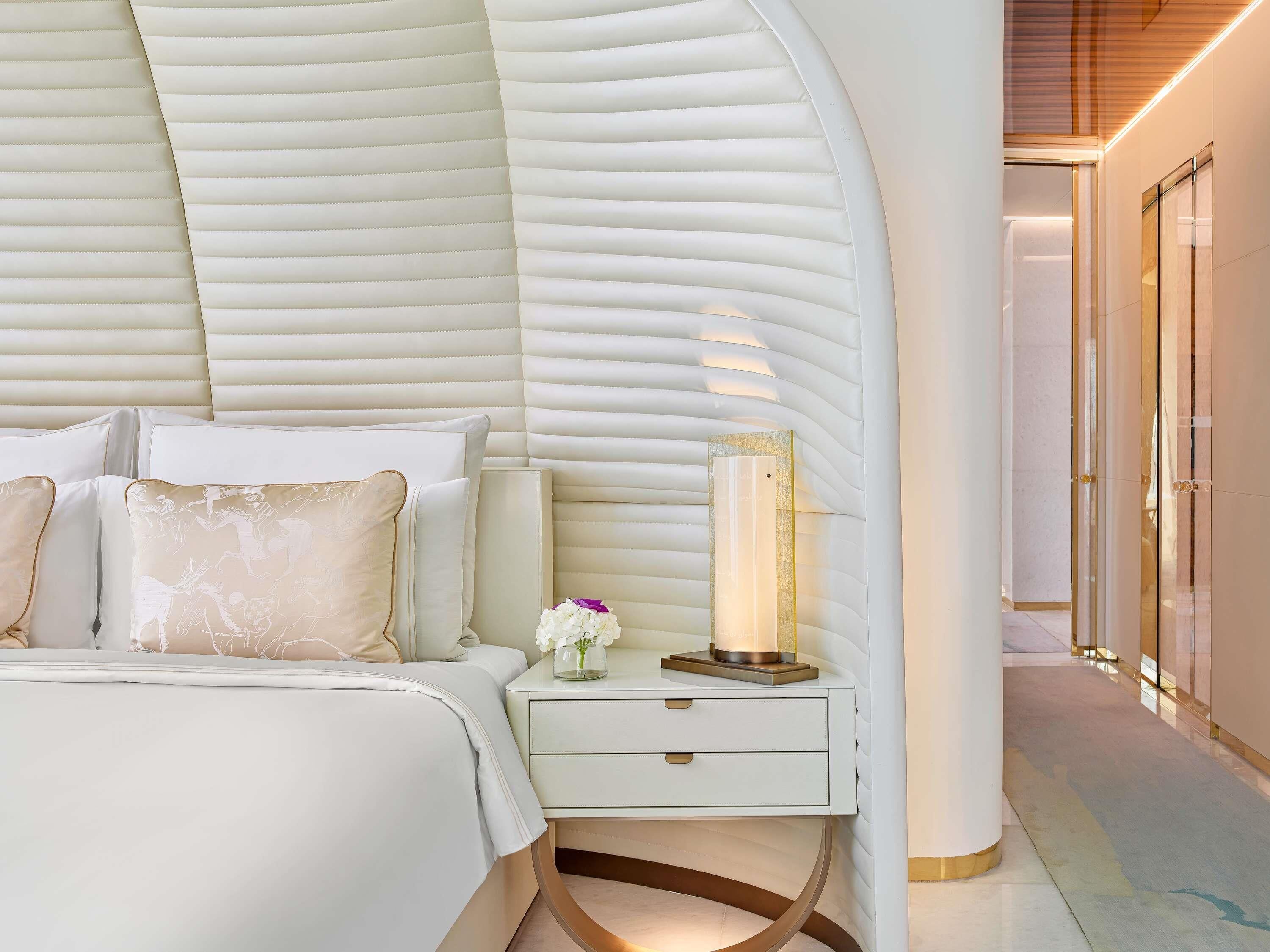 Fairmont Gold, Twin Room, City View | Egyptian cotton sheets, premium bedding, minibar, in-room safe