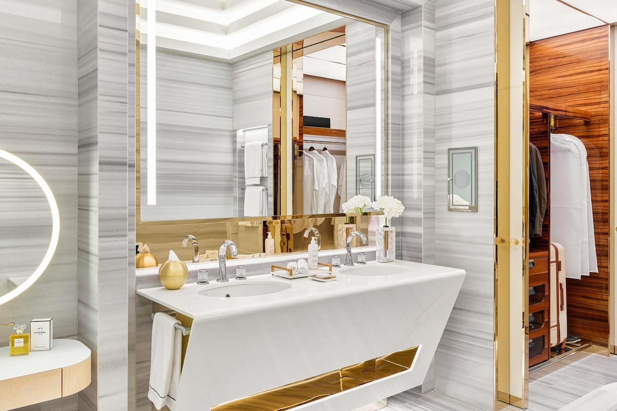 1 bedroom, Egyptian cotton sheets, premium bedding, minibar