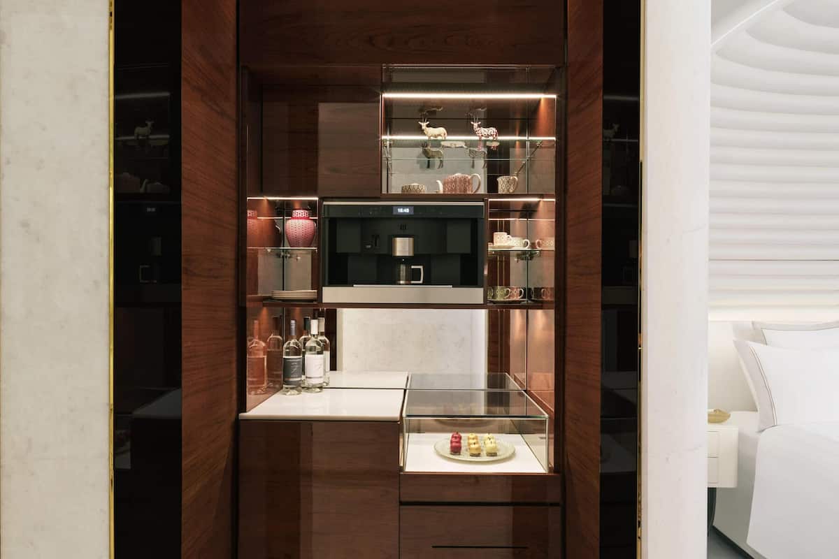 1 bedroom, Egyptian cotton sheets, premium bedding, minibar