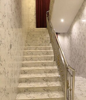 Handrails in stairways - Uranus House Uyo (Uyo)