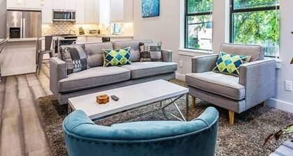 Montrose Stay: 7 Rooms, 7 Baths & Rooftop Lounge