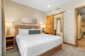 2 habitaciones, tabla de planchar con plancha y cuna de viaje