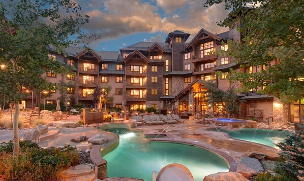 Piscine intérieure, piscine chauffée