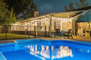 Piscina all'aperto, una piscina riscaldata