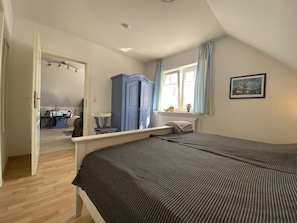 1 bedroom, travel cot, free WiFi, bed sheets - Quiet vacation apartment in Minsen Schillig on the natural beach (Wangerland)