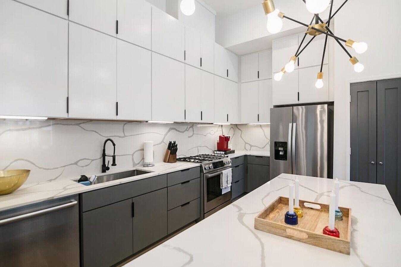 Fridge, oven, stovetop, dishwasher