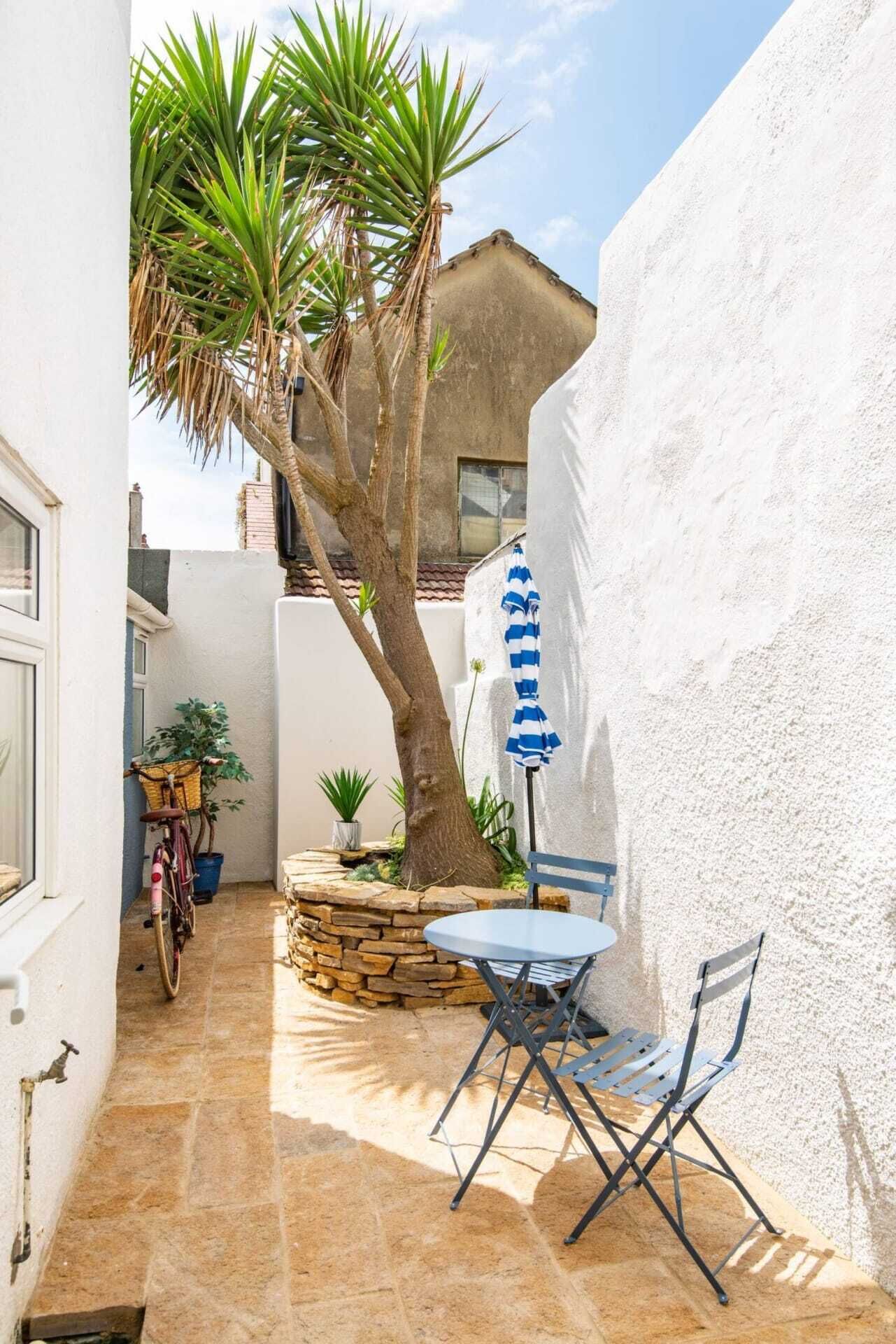 Basic House, 1 Double Bed | Property grounds