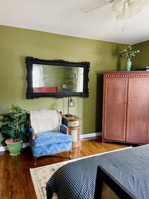 1 habitación, tabla de planchar con plancha, wifi y ropa de cama 