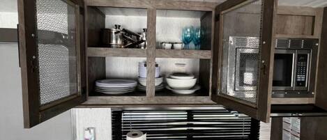 Fridge, microwave, blender