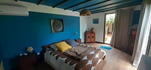 1 chambre, fer et planche Ă repasser, Wi-Fi gratuit, draps fournis