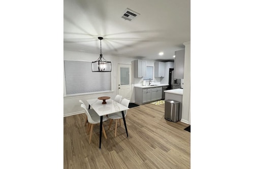 Beautiful 3Bedroom/2Bath Home in Lafayette!