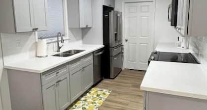 Beautiful 3Bedroom/2Bath Home in Lafayette!