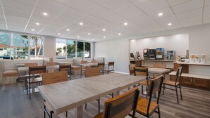 Restaurant - Surestay Plus by Best Western (Upland)