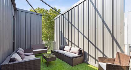 Modern Luxury 8 Bedroom/8 Bath Connected Duplex