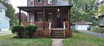 Cozy 2 bedroom in Highland Square, pets welcome!
