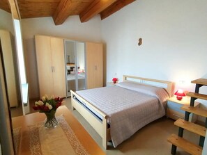 6 bedrooms, WiFi - Chalet Nel Bosco - Relax, Piscina & privacy totale (Marche)
