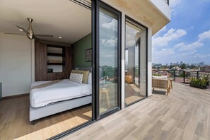 3 habitaciones, caja de seguridad en la habitación y escritorio 