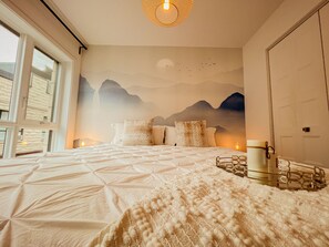 2 bedrooms, desk, iron/ironing board, travel cot