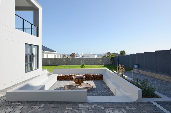 Exterior detail - HoneyBee Cottage (Yzerfontein)