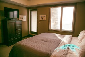 4 bedrooms, WiFi, bed sheets, wheelchair access