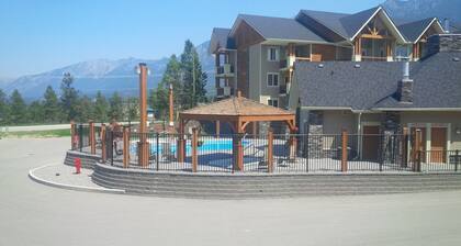 Beautifully appointed 4 bedroom condo in Radium, BC