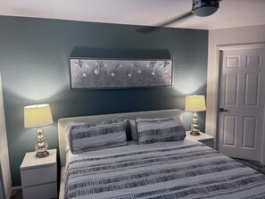 4 bedrooms, desk, iron/ironing board, travel cot - New Luxurious Coastal Resort 3-Beedroom 2 Bath Private Pool 
 (Venice)