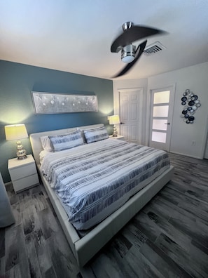 4 bedrooms, desk, iron/ironing board, travel crib